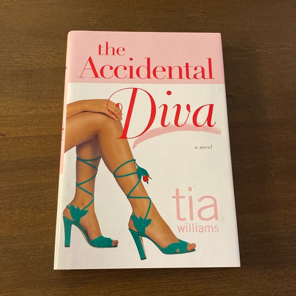 The Accidental Diva by Tia Williams (2004) ISBN 0399152016 (foxing)